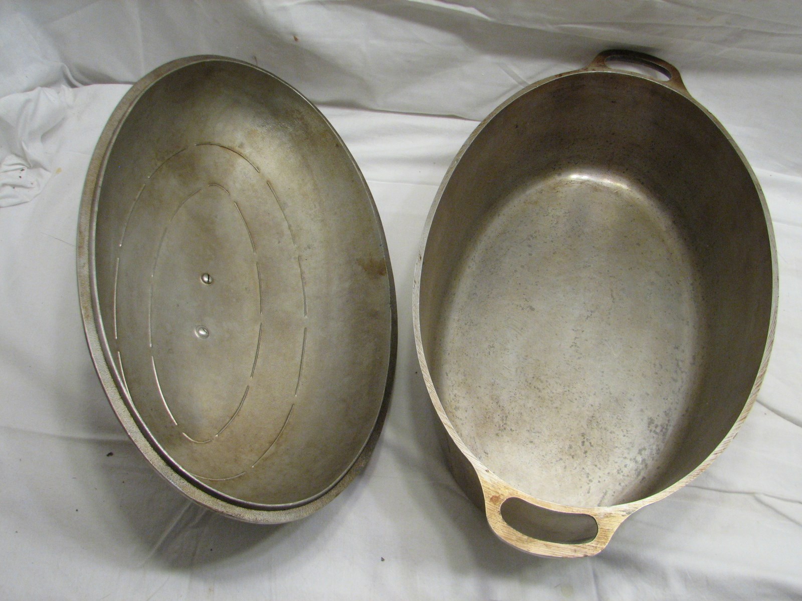 household-institute-cooking-utensils-vintage-aluminum-oval-roaster-pan