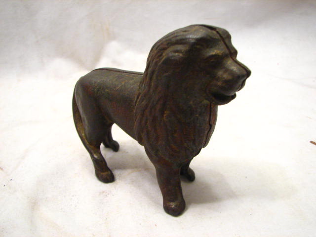 WILLIAMS CAST IRON LION FIGURAL STILL BANK TAIL RIGHT  