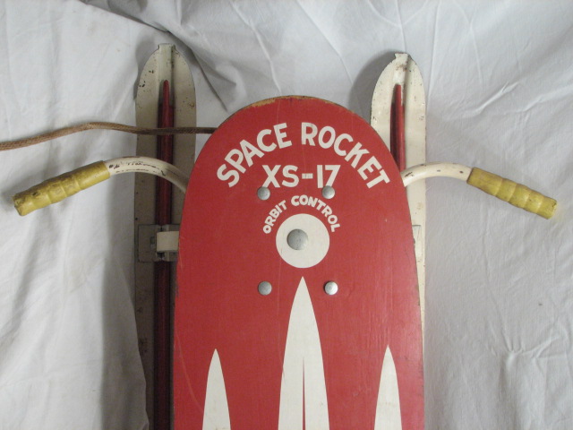 nice vintage 1950s runner style sled. The Space Rocket XS 17 with 