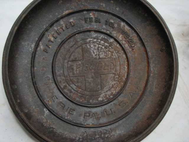 GRISWOLD SLANT LOGO NO.7 TITE TOP CAST IRON DUTCH OVEN POT W/TRIVET 