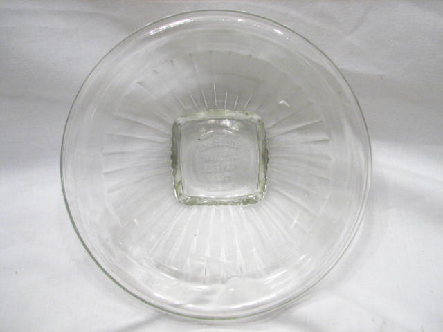 VINTAGE DIAMOND CRYSTAL SHAKER SALT ADVERTISING BOWL  