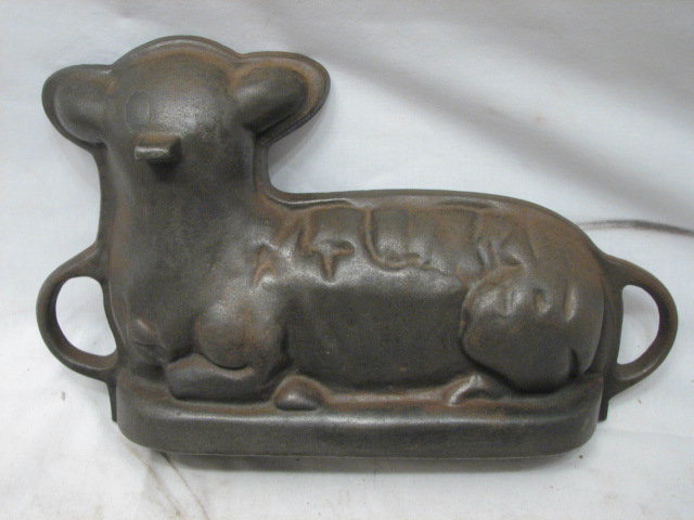 GRISWOLD CAST IRON BAKING MOLD LAMB SHEEP CAKE 866 865  