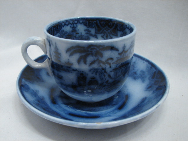 VINTAGE FLOW BLUE TEACUP & SAUCER PETRUS REGOUT MAASTRICHT HONC 