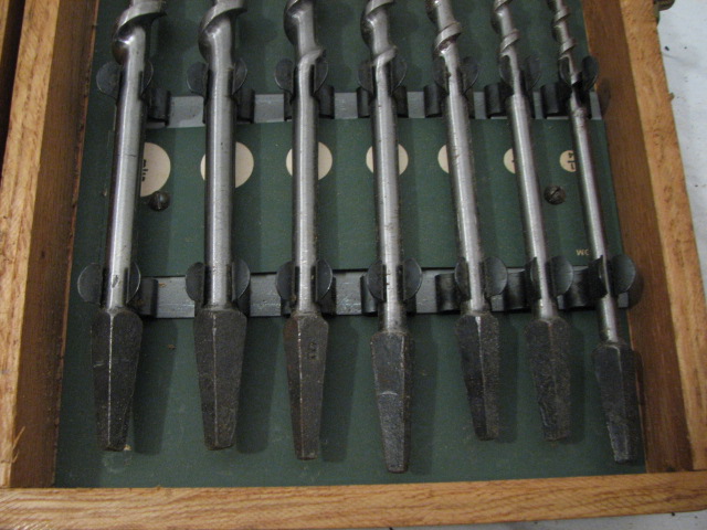 SET IRWIN DRILL BRACE BITS TOOL WOOD AUGER W/BOX CARPENTERS 