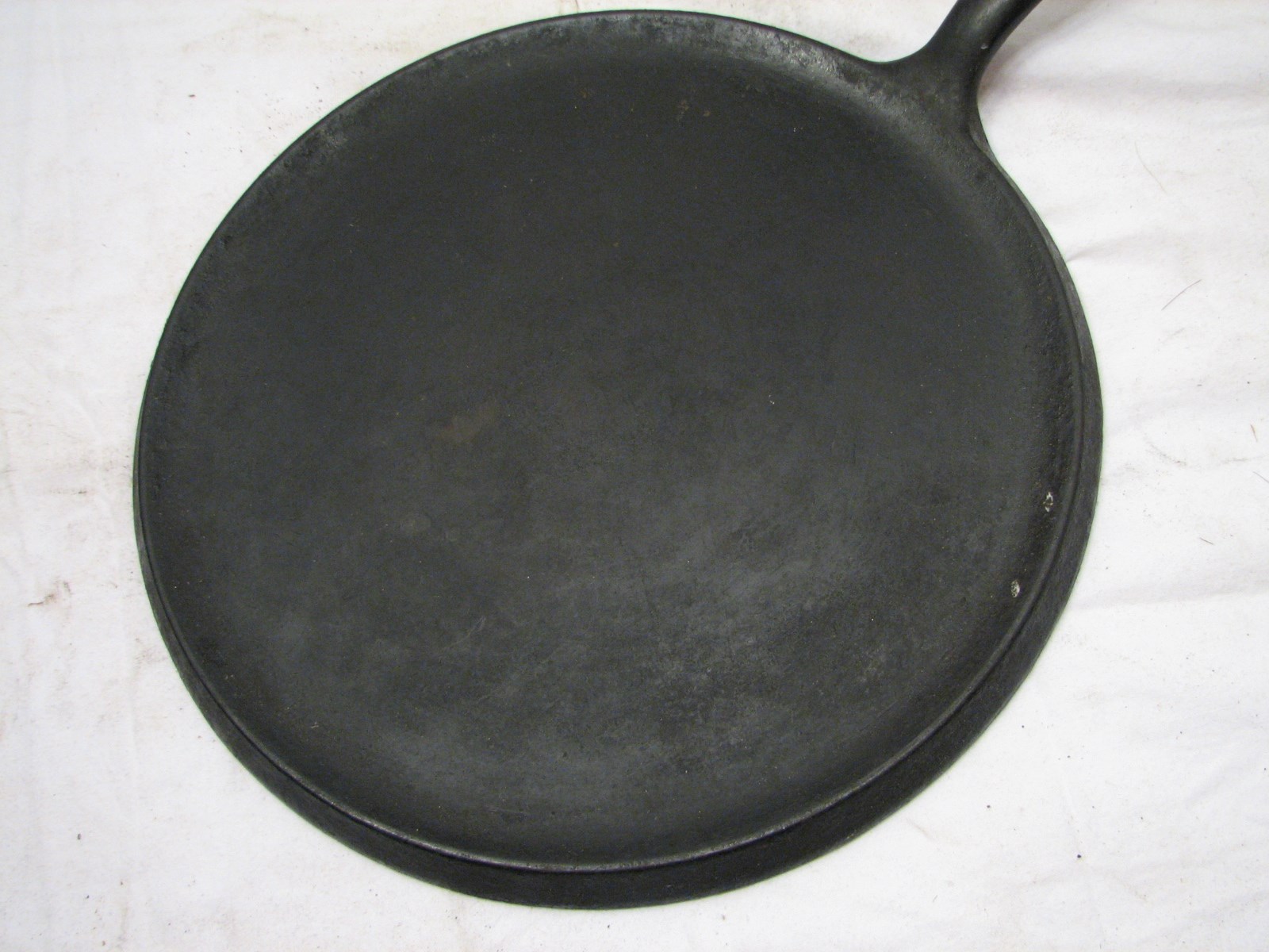 Early Merit No. 9 Cast Iron Round Handle Pancake Griddle Pan Large Logo 1508