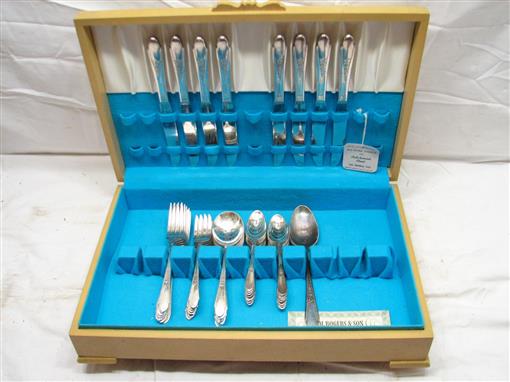 50pc Set Wm Rogers & Sons Silver Plate Flatware Gardenia