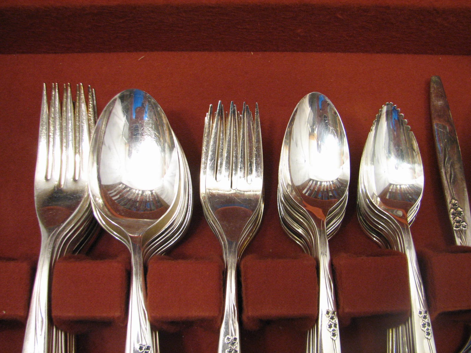Details about   Oneida Community Silverplate   ENCHANTMENT  Gentle Rose Cold Meat Serving Fork
