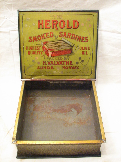 ANTIQUE HEROLD SARDINE BOOK ADVERTISING TIN H. VALVATNE  