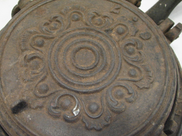 VINTAGE CAST IRON STOVE TOP WAFFLE MAKER FRANCIS BUCKWALTER & CO 