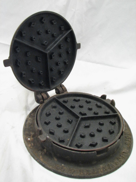 VINTAGE CAST IRON STOVE TOP WAFFLE MAKER FRANCIS BUCKWALTER & CO 