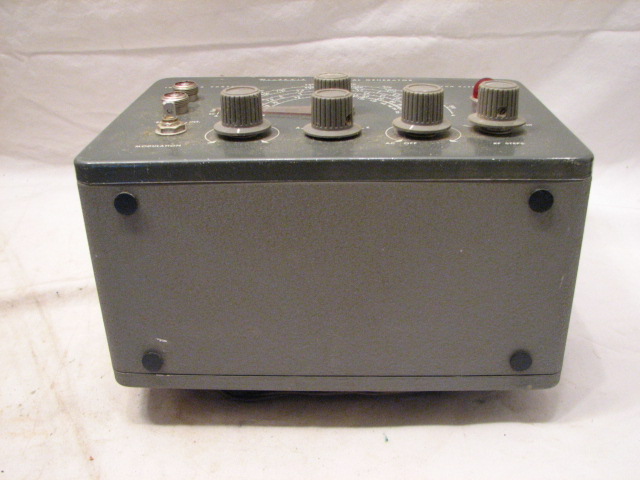 VINTAGE HEATHKIT SG 8 RF SIGNAL GENERATOR HAM LAB  