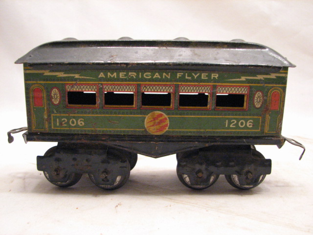 AMERICAN FLYER O SCALE TIN TRAIN MODEL RR ENGINE 1218 & PASSENGER 